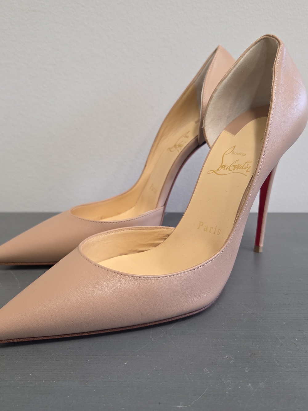 Christian Louboutin Iriza Leather Nude Pink Pointed Toe Stiletto EU 39, US 8.5-9